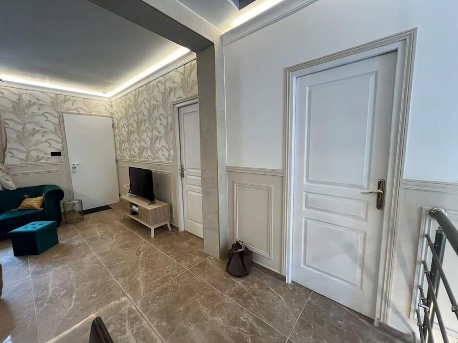 La Maison Rayofam, A 30 Min De Paris, A 5 Min Du Stade De France サン＝ドニ エクステリア 写真