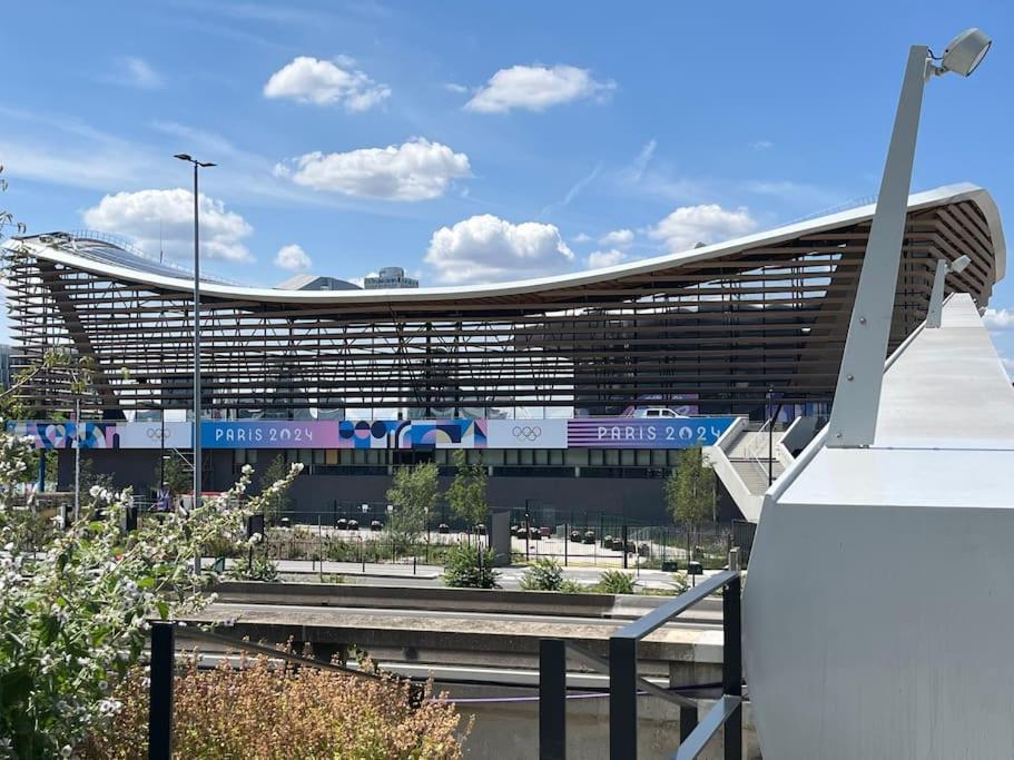 La Maison Rayofam, A 30 Min De Paris, A 5 Min Du Stade De France サン＝ドニ エクステリア 写真